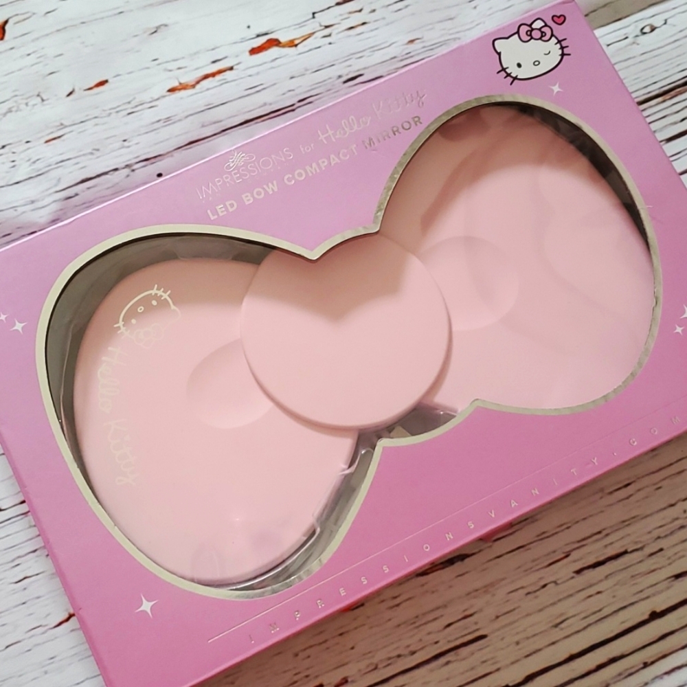 🆕️ SANRIO HELLO KITTY LED PINK BOW COMPACT MIRROR 💕